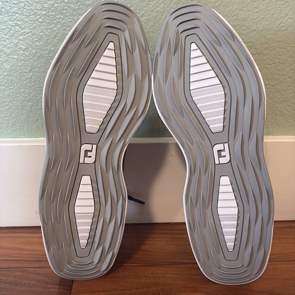 FootJoy Spikeless Golf Shoes - Picture 10 of 12